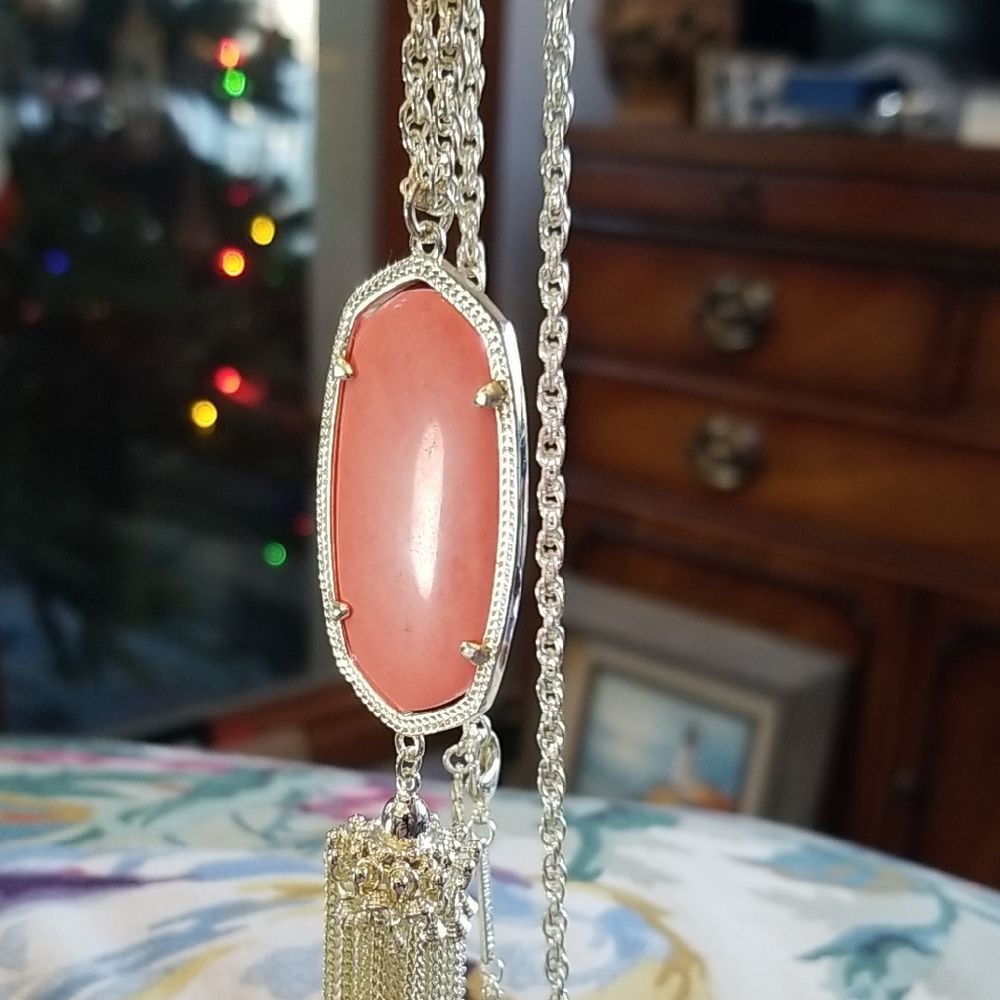 Kendra Scott RAYNE GOLD Necklace with CORAL COLORED Pendant!!! NWOT!Beautiful!